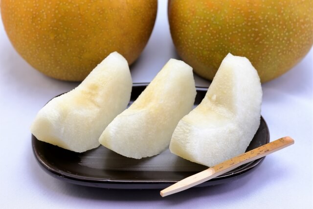 梨のくし形切り